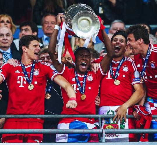 阿拉巴发推庆祝胜利:国家德比,我爱你! 阿拉巴发推庆祝胜利:国家德比,我爱你!